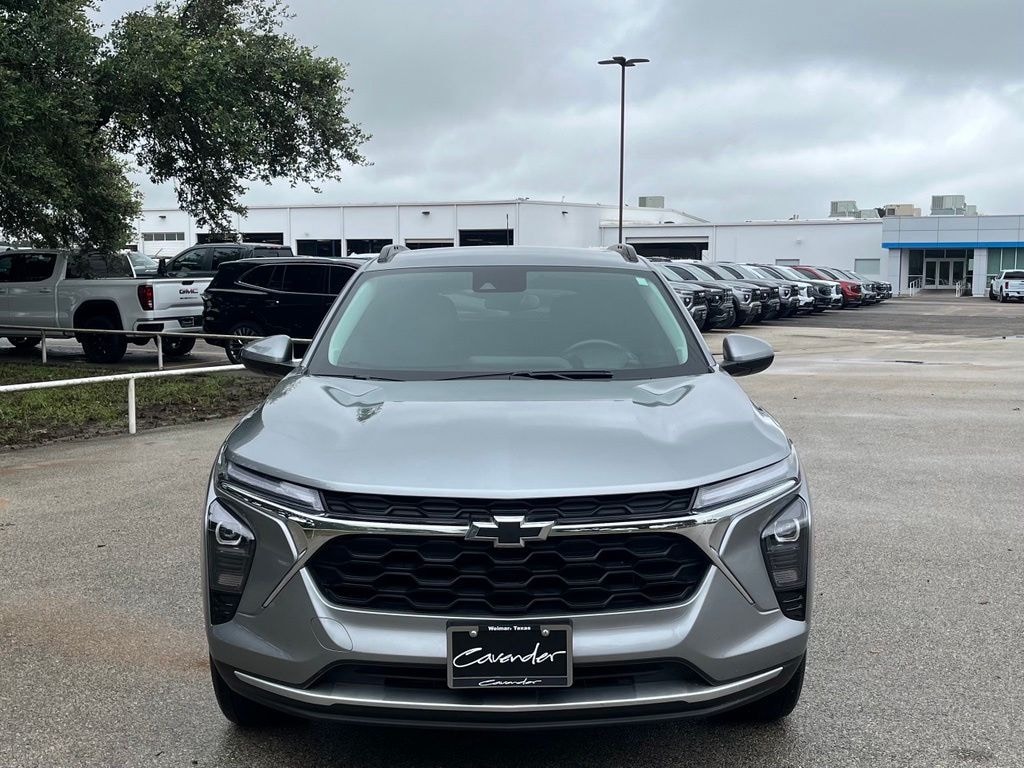 Used 2024 Chevrolet Trax LT Blackout SUV