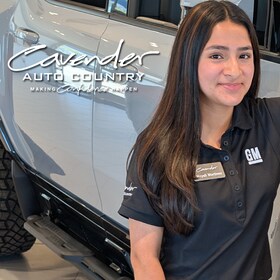 Staff member Nayeli Martinez from c372fa444efc