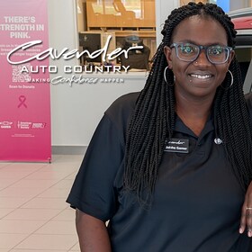 Staff member LaQuisha Garner from c372fa444efc