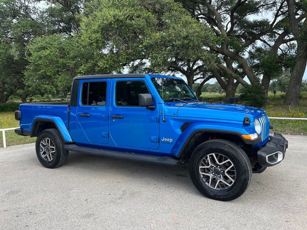 Used 2020 Jeep Gladiator Overland Truck Crew Cab