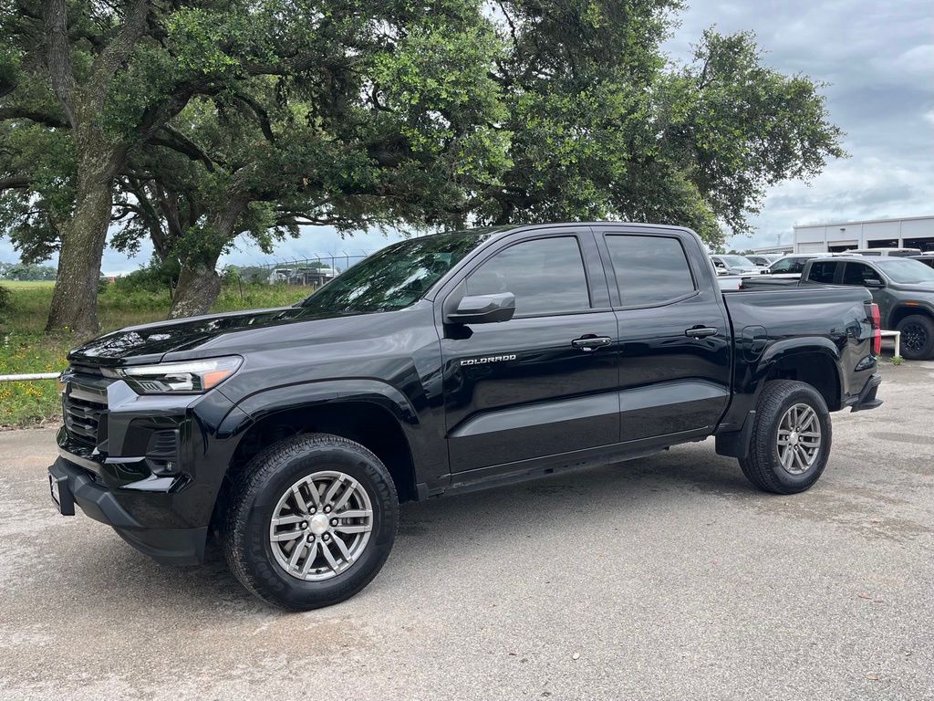 2025 Chevrolet Colorado 2WD LT Crew Cab Short Box's photo