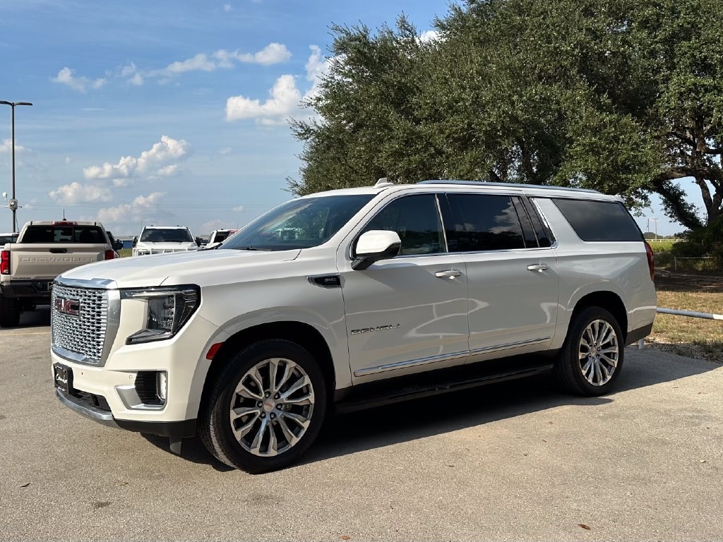 Used 2022 GMC Yukon XL Denali SUV