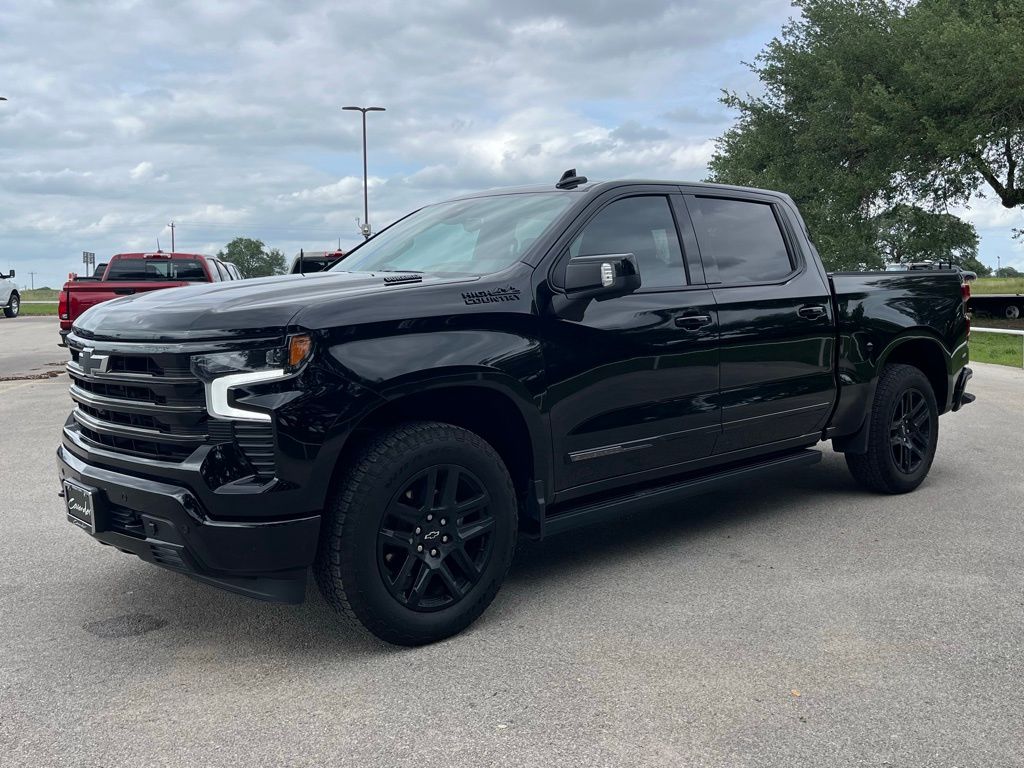 2025 Chevrolet Silverado 1500 Truck Crew Cab 