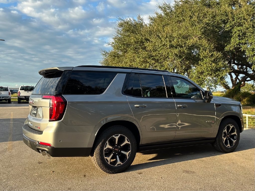 2027 GMC Yukon AT4 Ultimate - Photo 5
