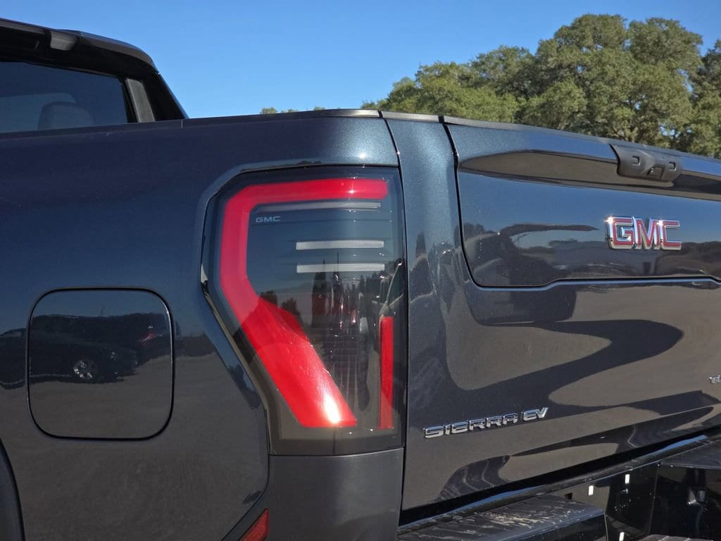 2026 GMC Sierra EV Elevation - Photo 30
