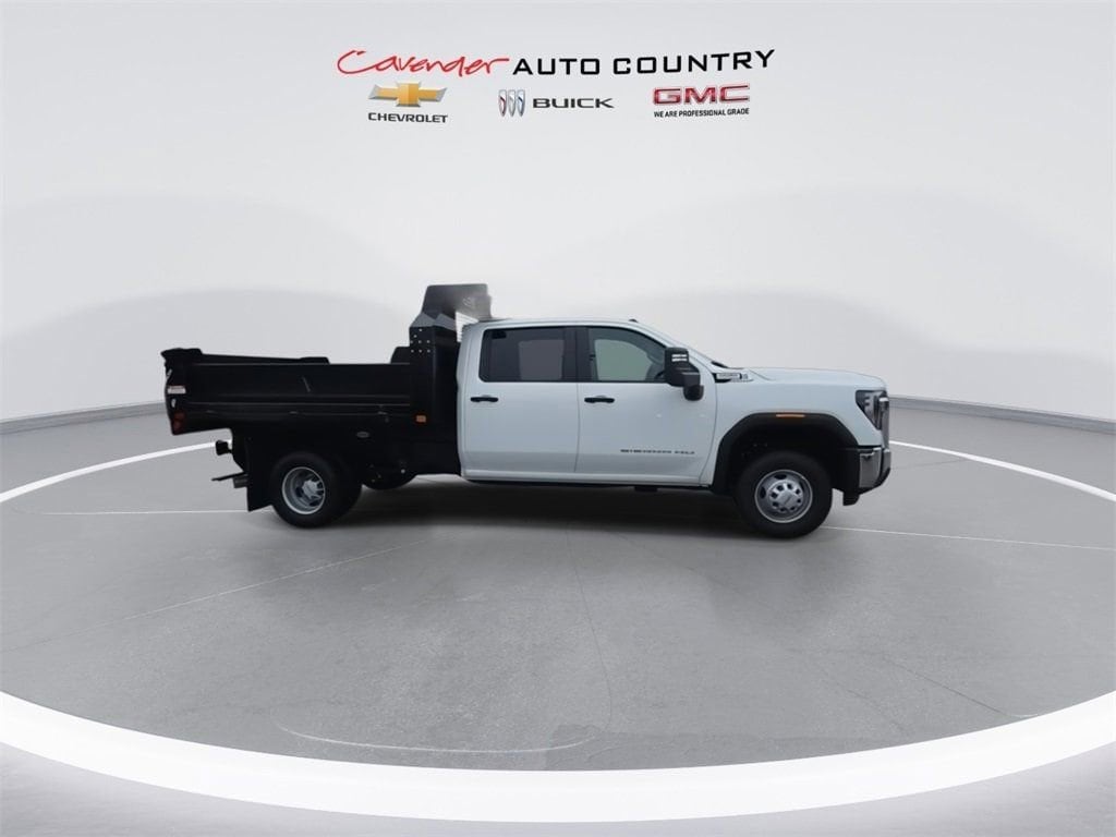 2025 GMC Sierra 3500HD Pro - Photo 9
