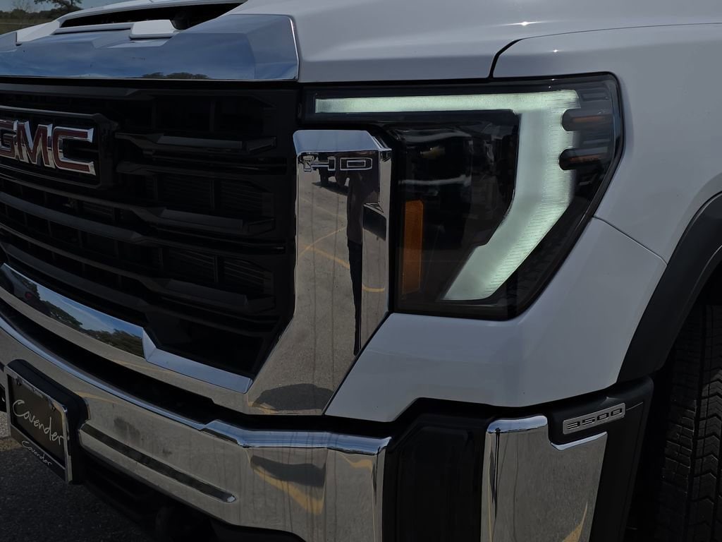 2025 GMC Sierra 3500 Chassis Cab Pro - Photo 29