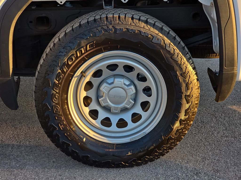 2025 GMC Sierra 1500 Pro - Photo 29