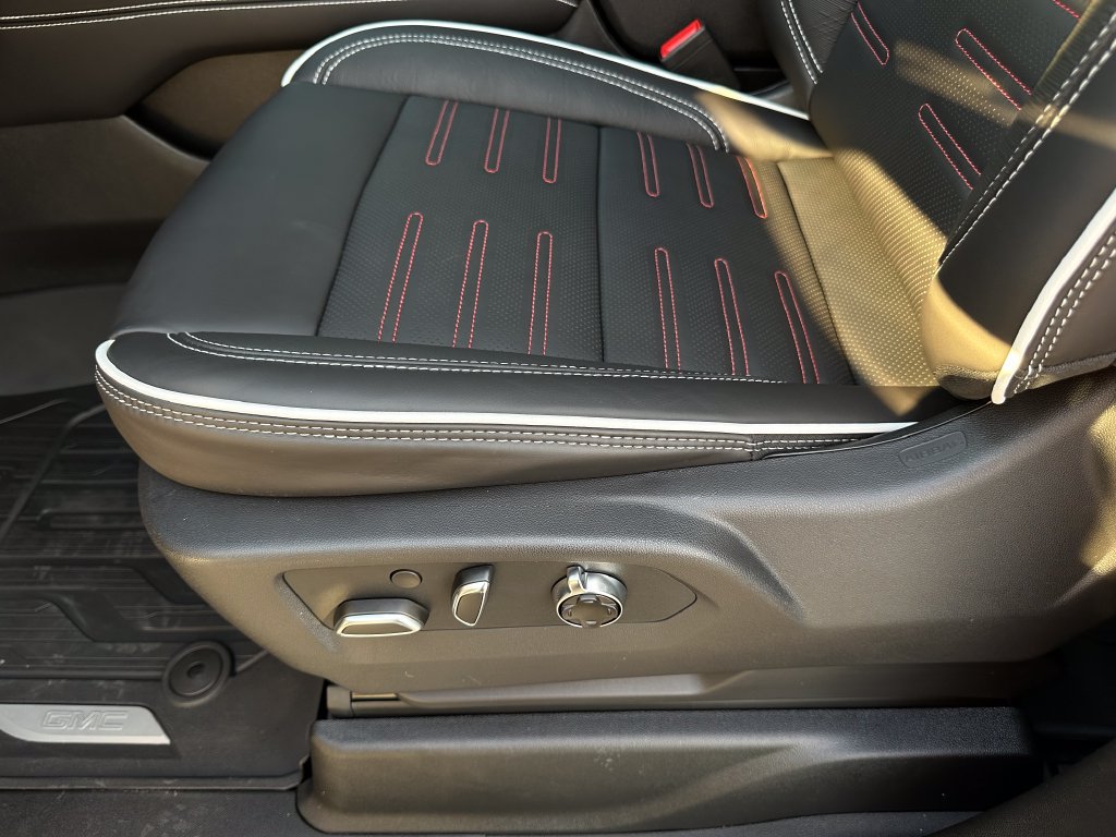 2027 GMC Yukon AT4 Ultimate - Photo 27