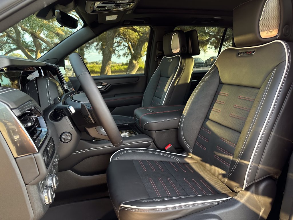 2027 GMC Yukon AT4 Ultimate - Photo 16