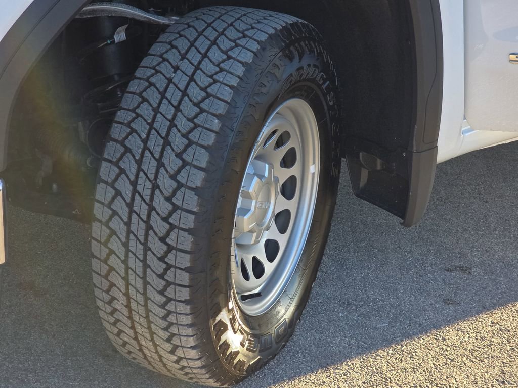 2025 GMC Sierra 1500 Pro - Photo 28