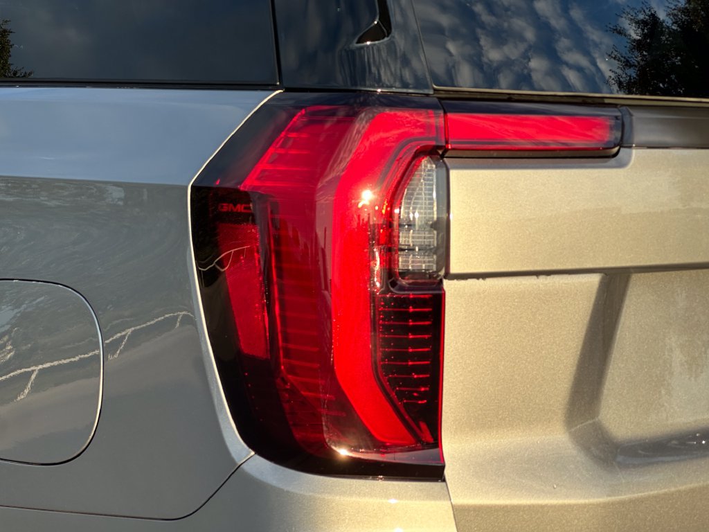 2027 GMC Yukon AT4 Ultimate - Photo 32