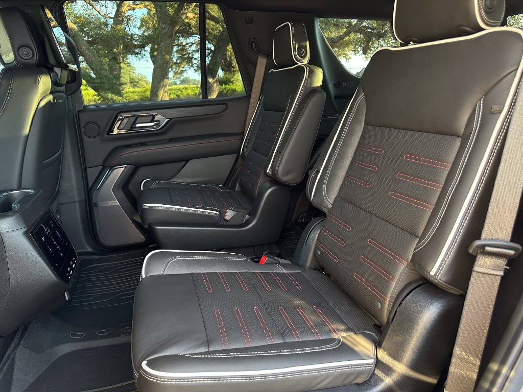 2027 GMC Yukon AT4 Ultimate - Photo 15