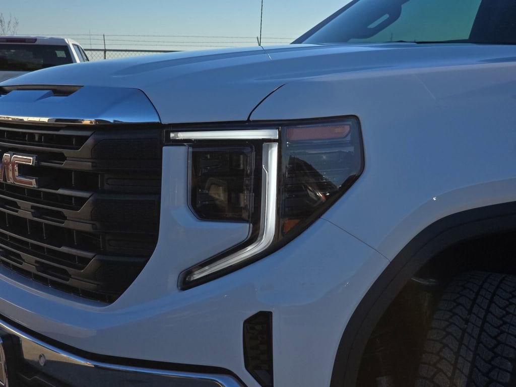 2025 GMC Sierra 1500 Pro - Photo 27
