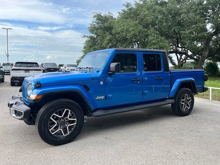 2020 Jeep Gladiator Overland Truck