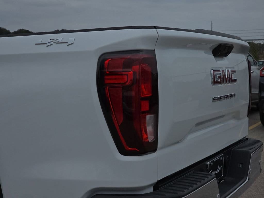 2025 GMC Sierra 1500 Pro - Photo 27