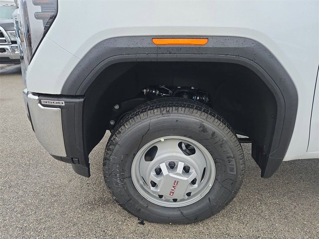 2025 GMC Sierra 3500HD Pro - Photo 16