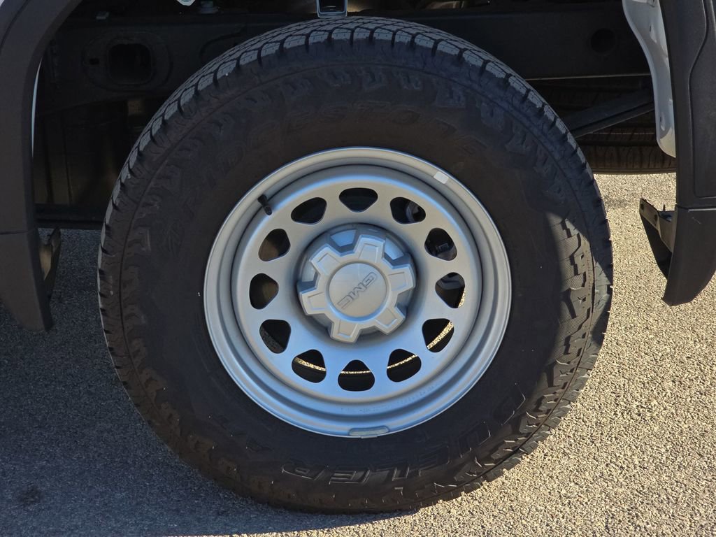 2025 GMC Sierra 1500 Pro - Photo 29