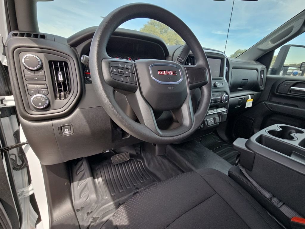 2025 GMC Sierra 3500 Chassis Cab Pro - Photo 16