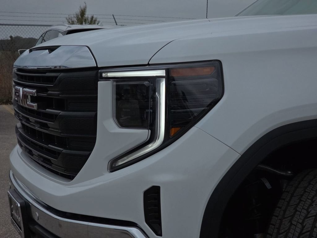 2025 GMC Sierra 1500 Pro - Photo 24