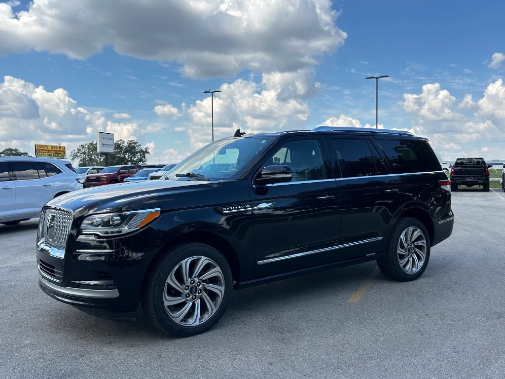 2022 Lincoln Navigator