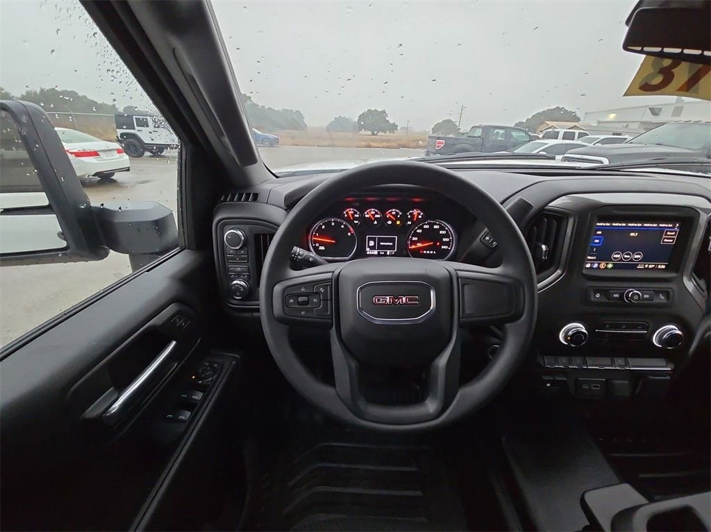 2025 GMC Sierra 3500HD Pro - Photo 10