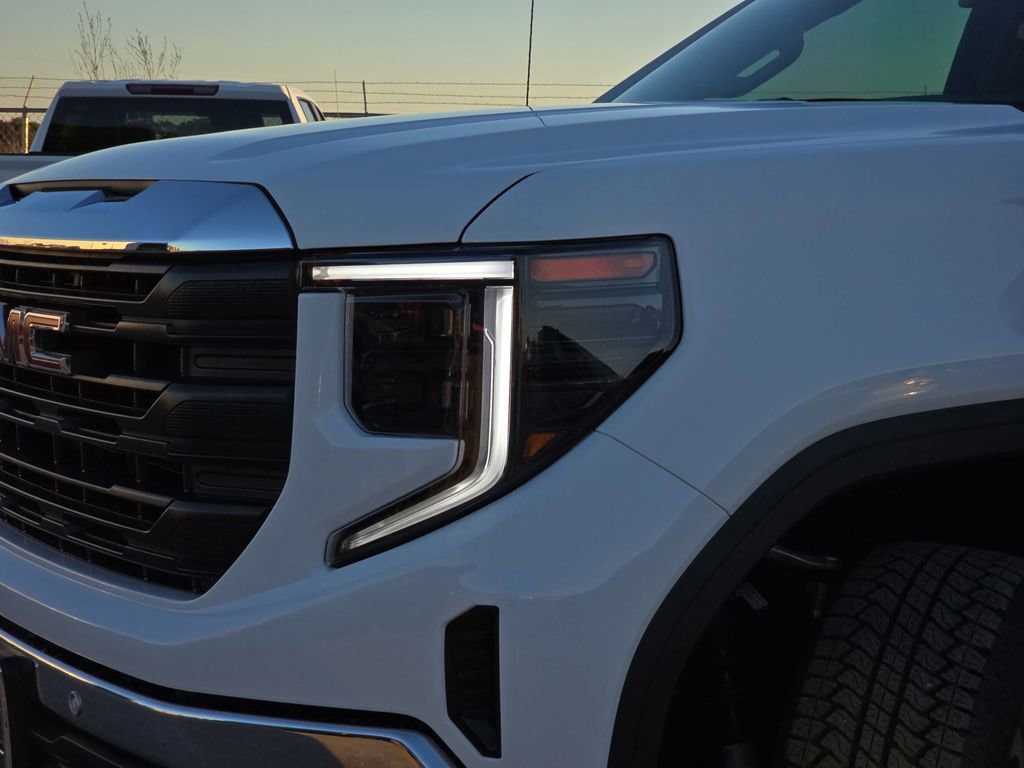 2025 GMC Sierra 1500 Pro - Photo 27