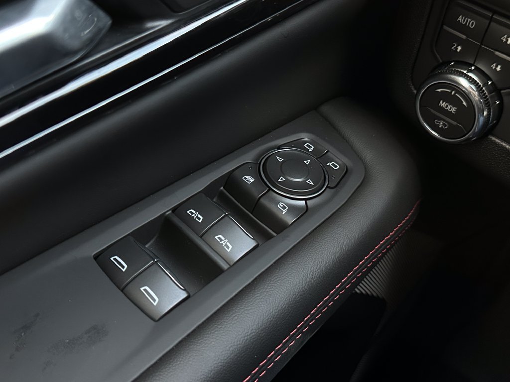 2027 GMC Yukon AT4 Ultimate - Photo 26