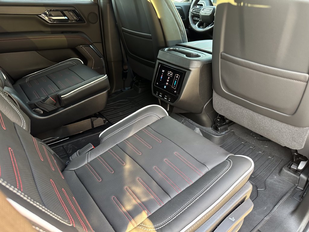 2027 GMC Yukon AT4 Ultimate - Photo 11