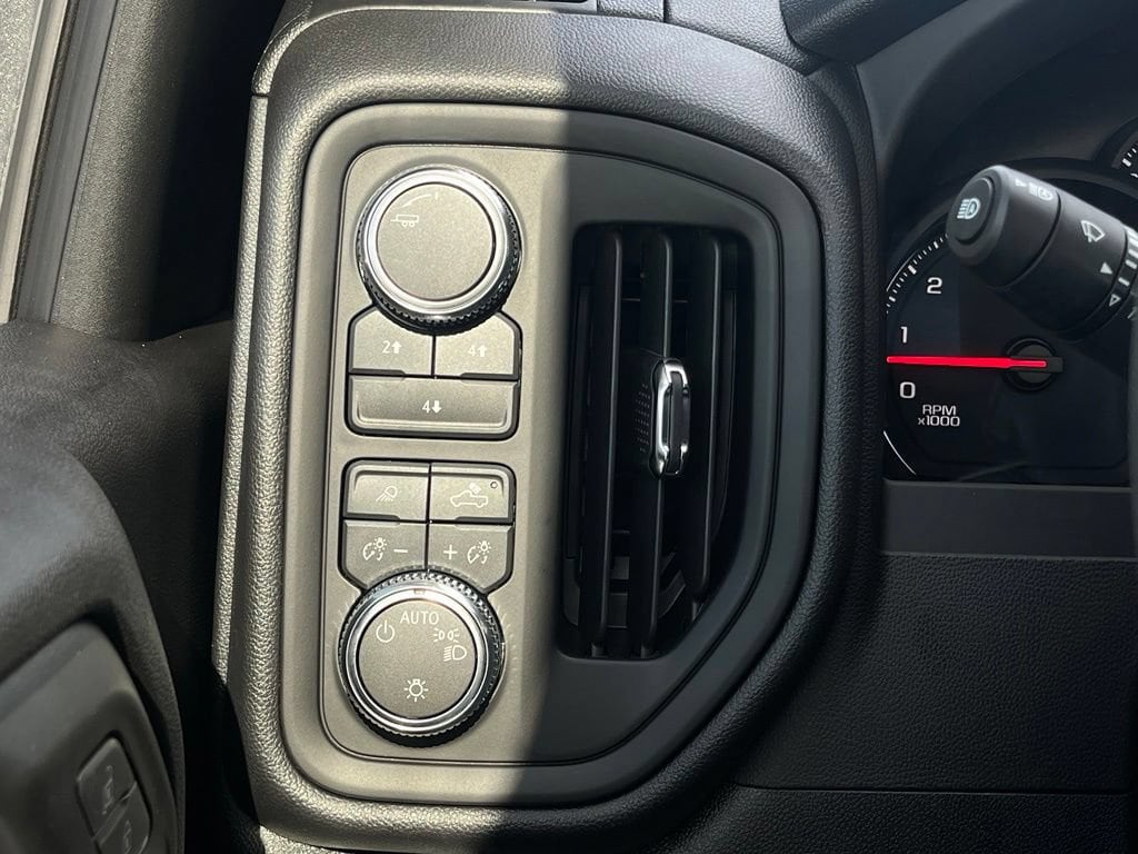 2026 GMC Sierra 2500HD Pro - Photo 18