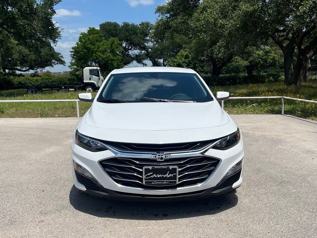 Used 2022 Chevrolet Malibu 1LT with VIN 1G1ZD5ST5NF201034 for sale in Weimar, TX