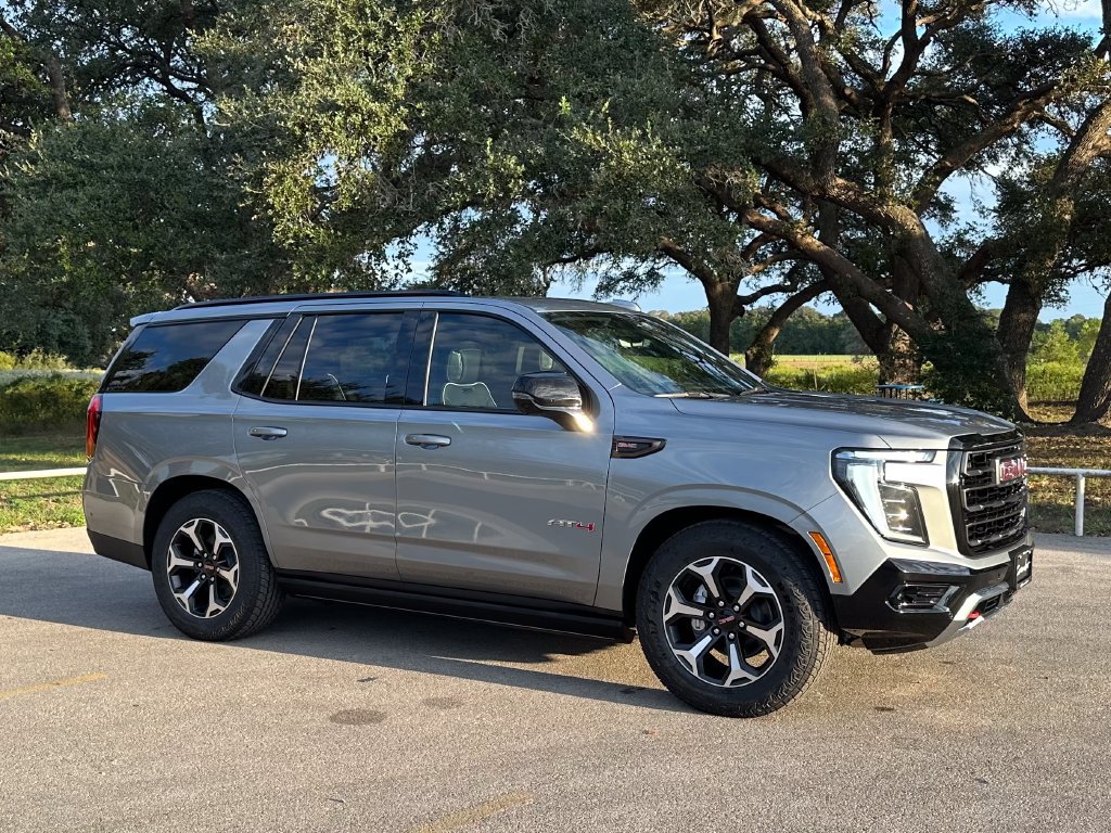 2027 GMC Yukon AT4 Ultimate - Photo 2