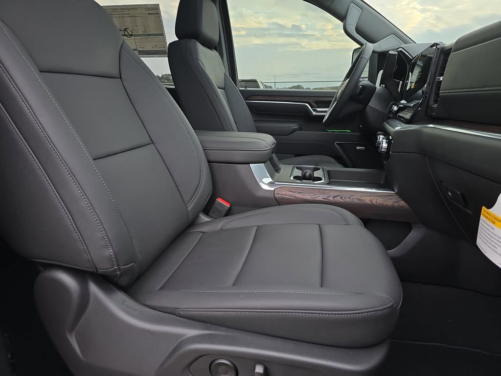 2025 GMC Sierra 2500HD SLT - Photo 10