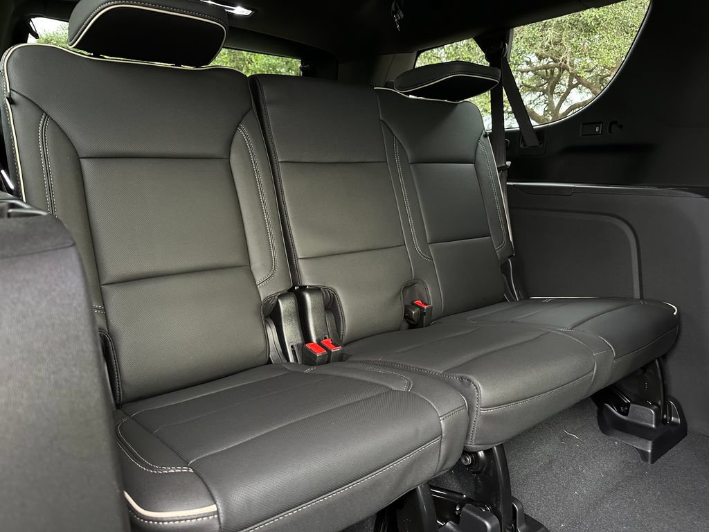 2026 Chevrolet Suburban High Country - Photo 12