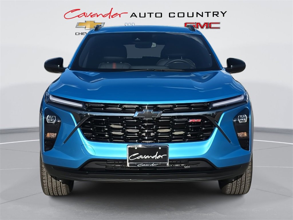 2025 Chevrolet Trax photo 2