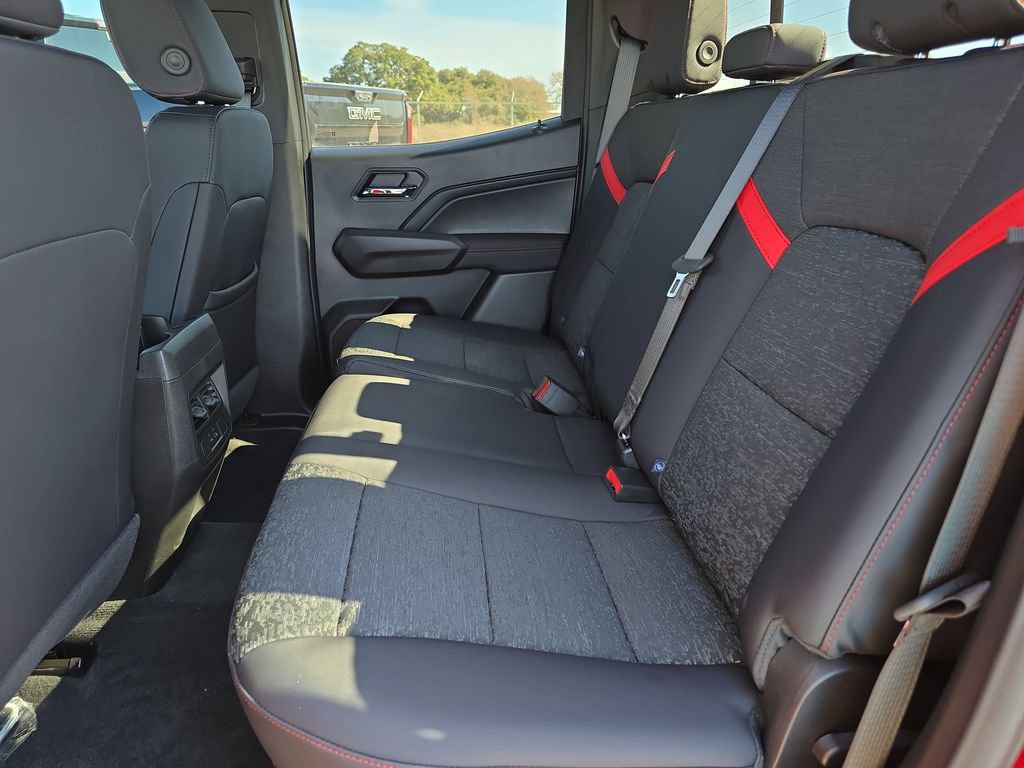 2025 Chevrolet Colorado Z71 - Photo 12