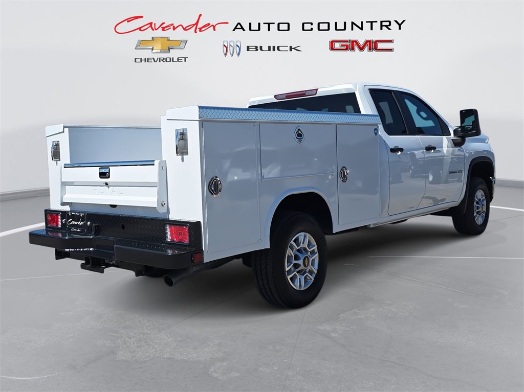 2025 Chevrolet Silverado 2500HD photo 2