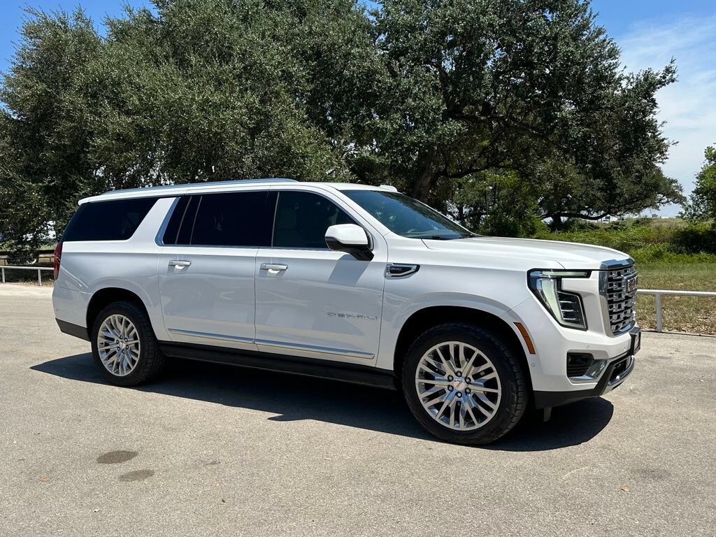 Used 2025 GMC Yukon XL Denali SUV