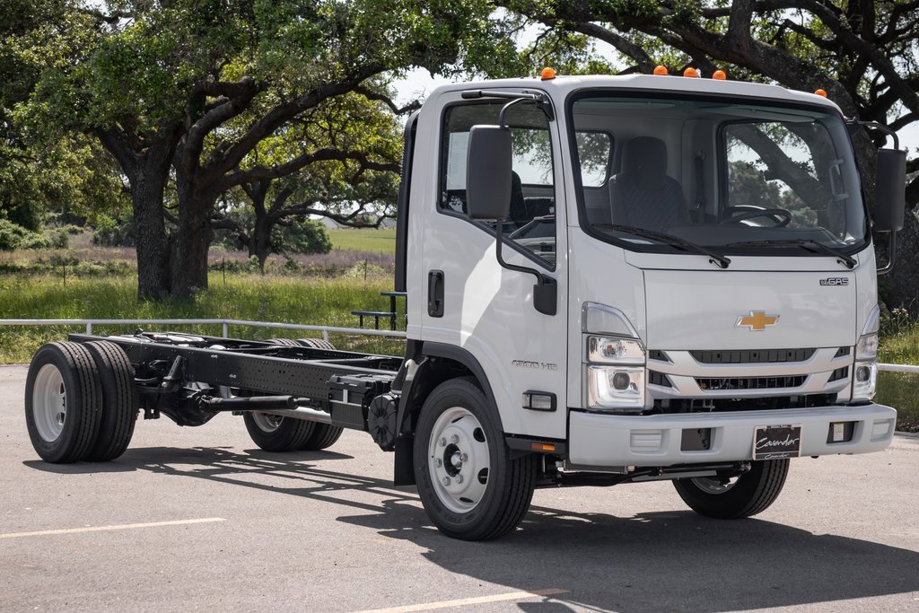 2024 Chevrolet Silverado 4500HD photo 3