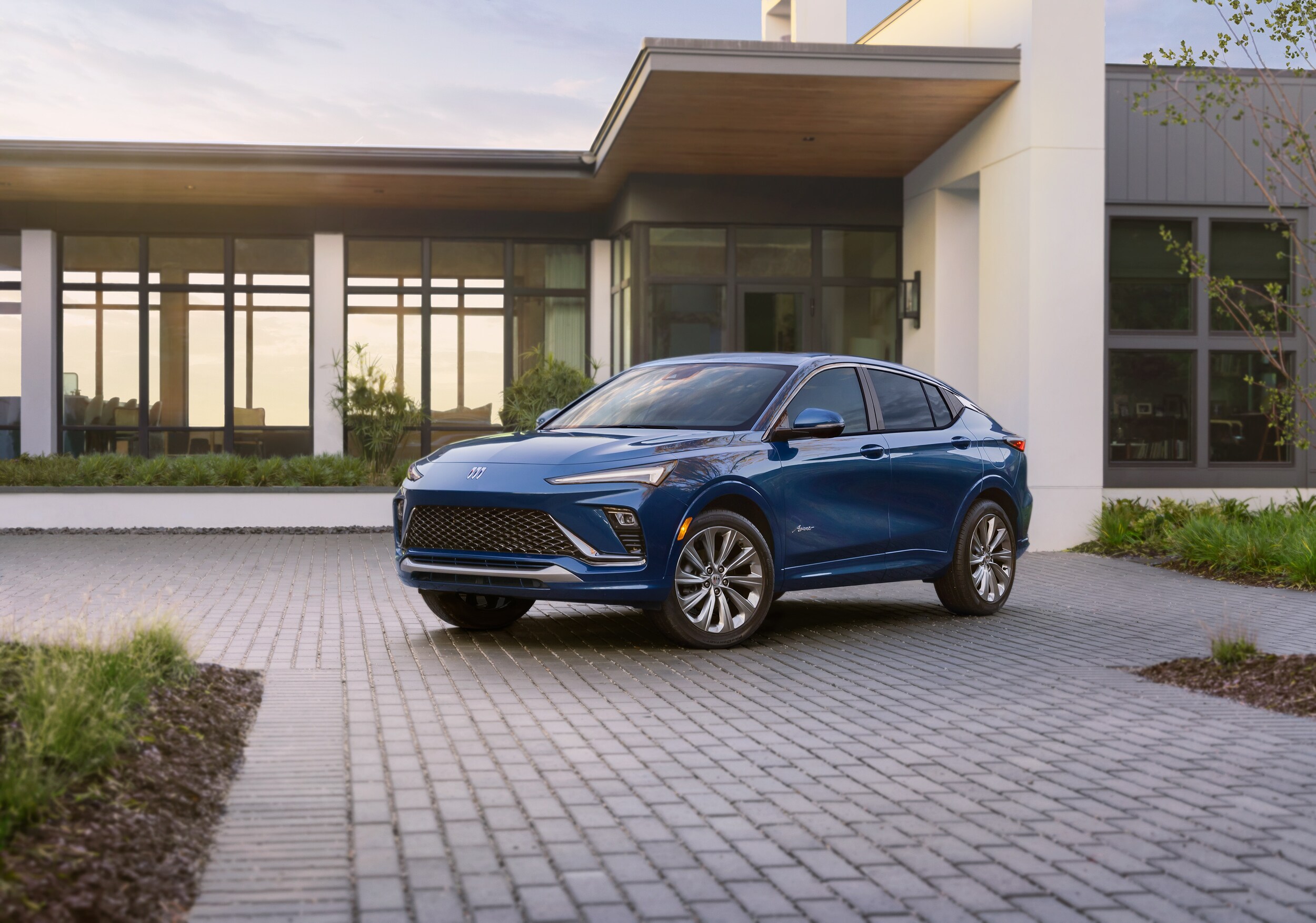 2024-Buick-Envista-Avenir-SUV-L01.jpg