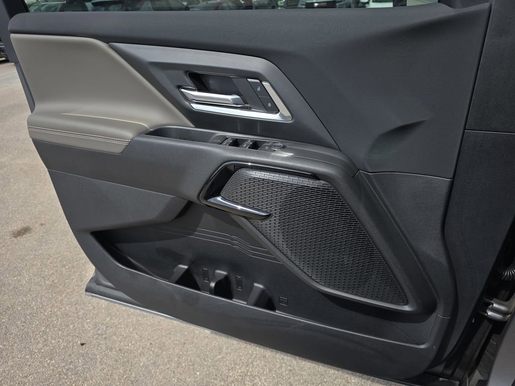 2026 Chevrolet Silverado EV Trail Boss - Photo 25