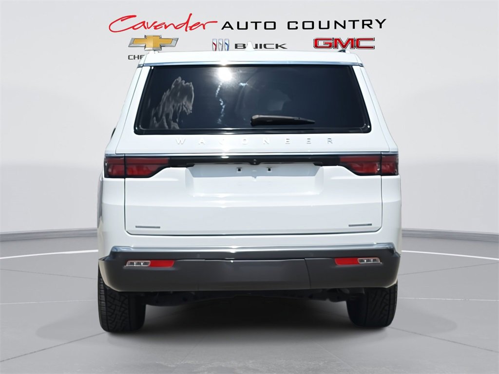 2022 Jeep Wagoneer Series III photo 3