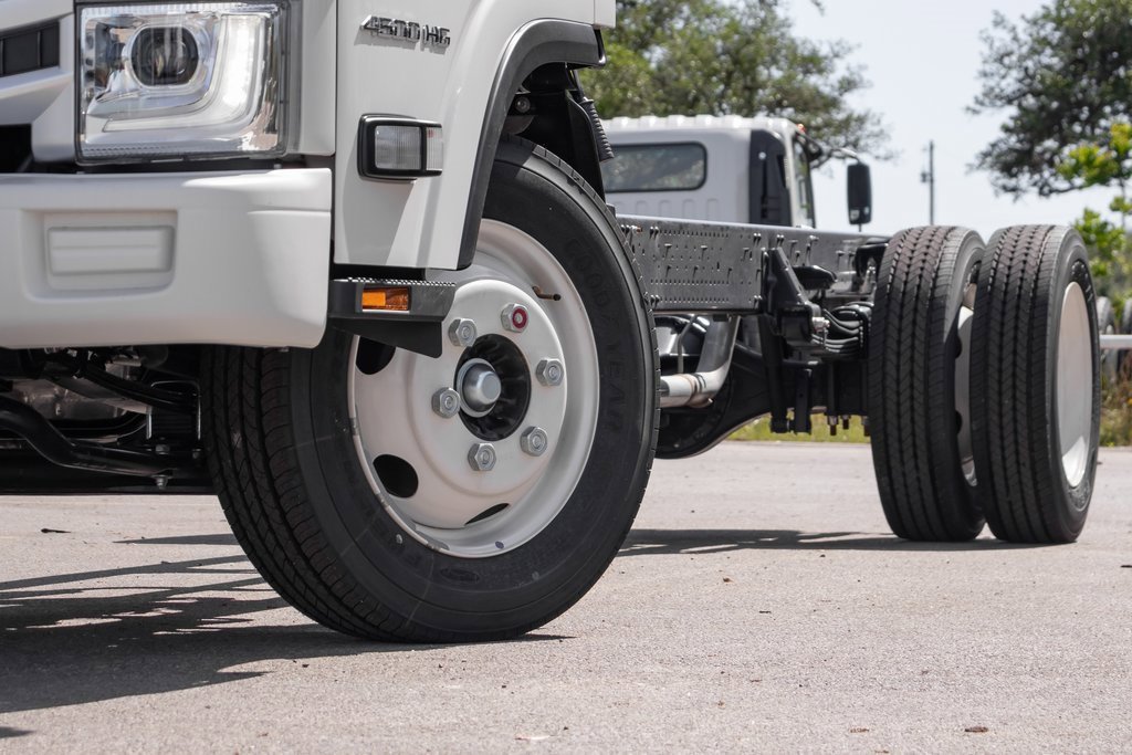 2024 Chevrolet Silverado 4500HD photo 4