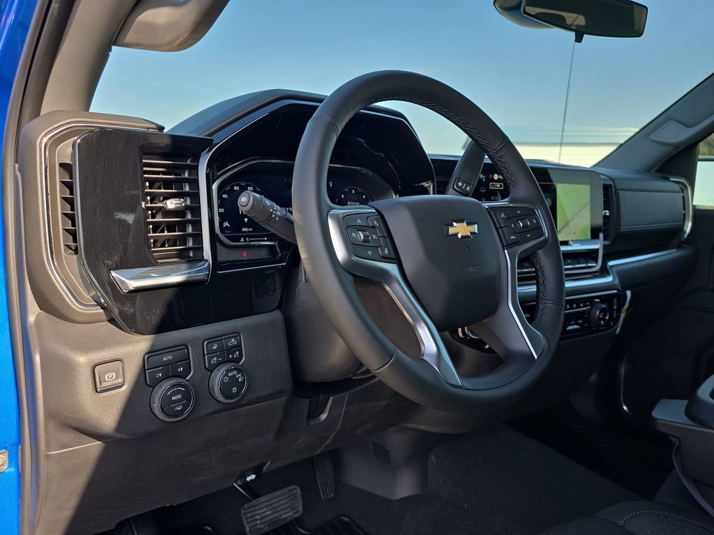 2025 Chevrolet Silverado 1500 LT - Photo 14