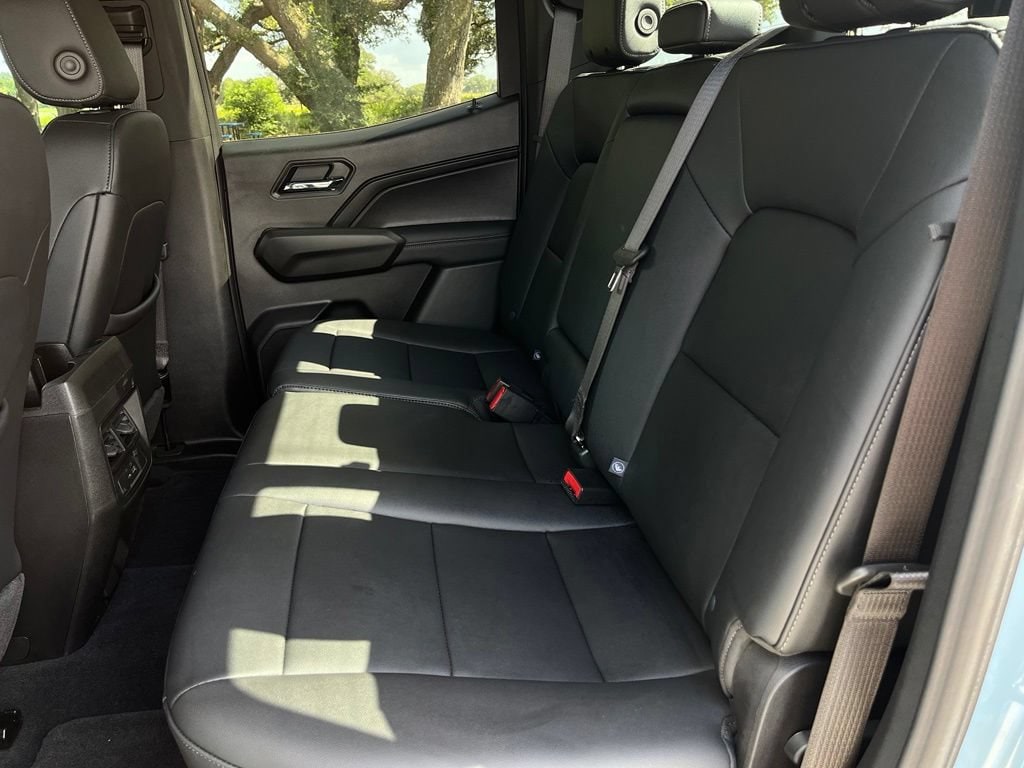 2025 Chevrolet Colorado LT - Photo 12