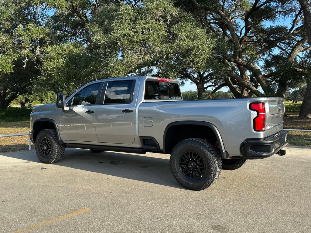 2026 Chevrolet Silverado 2500 HD ZR2 - Photo 7