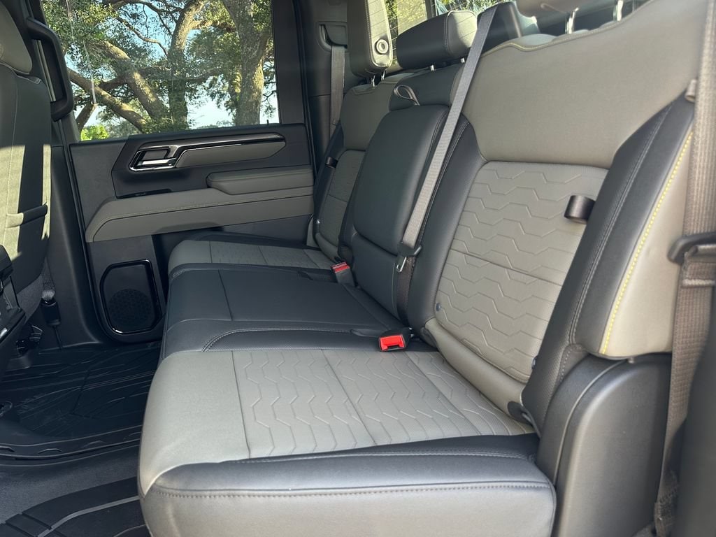 2026 Chevrolet Silverado 2500 HD ZR2 - Photo 12