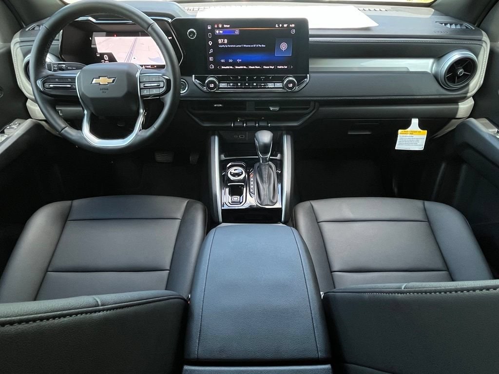 2025 Chevrolet Colorado LT - Photo 9