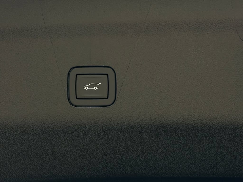2026 Chevrolet Suburban High Country - Photo 14