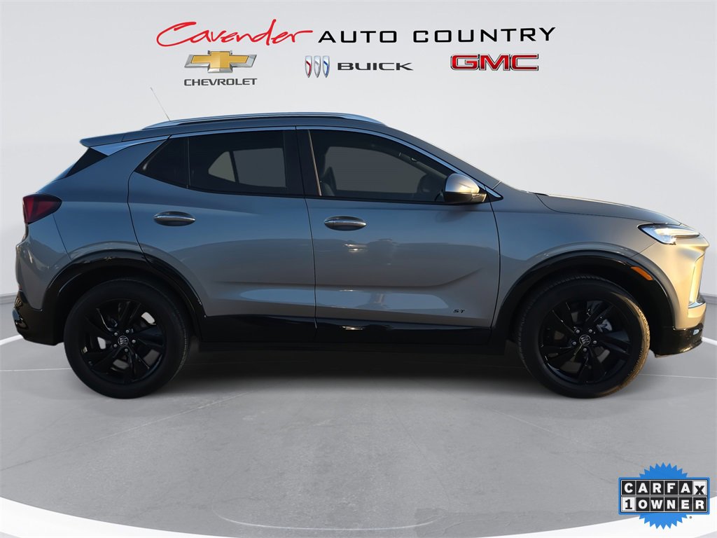 2025 Buick Encore GX Sport Touring photo 4